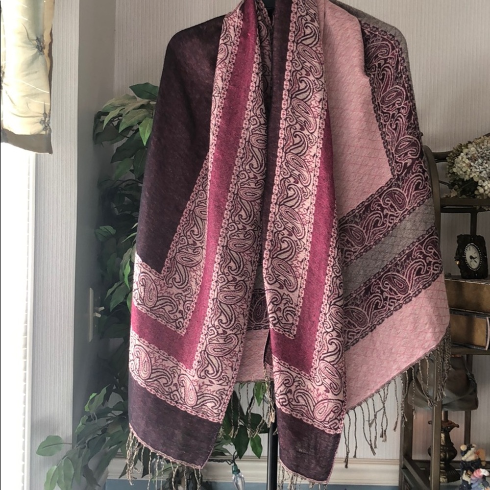Beautiful Scarf - Picture 8 of 8